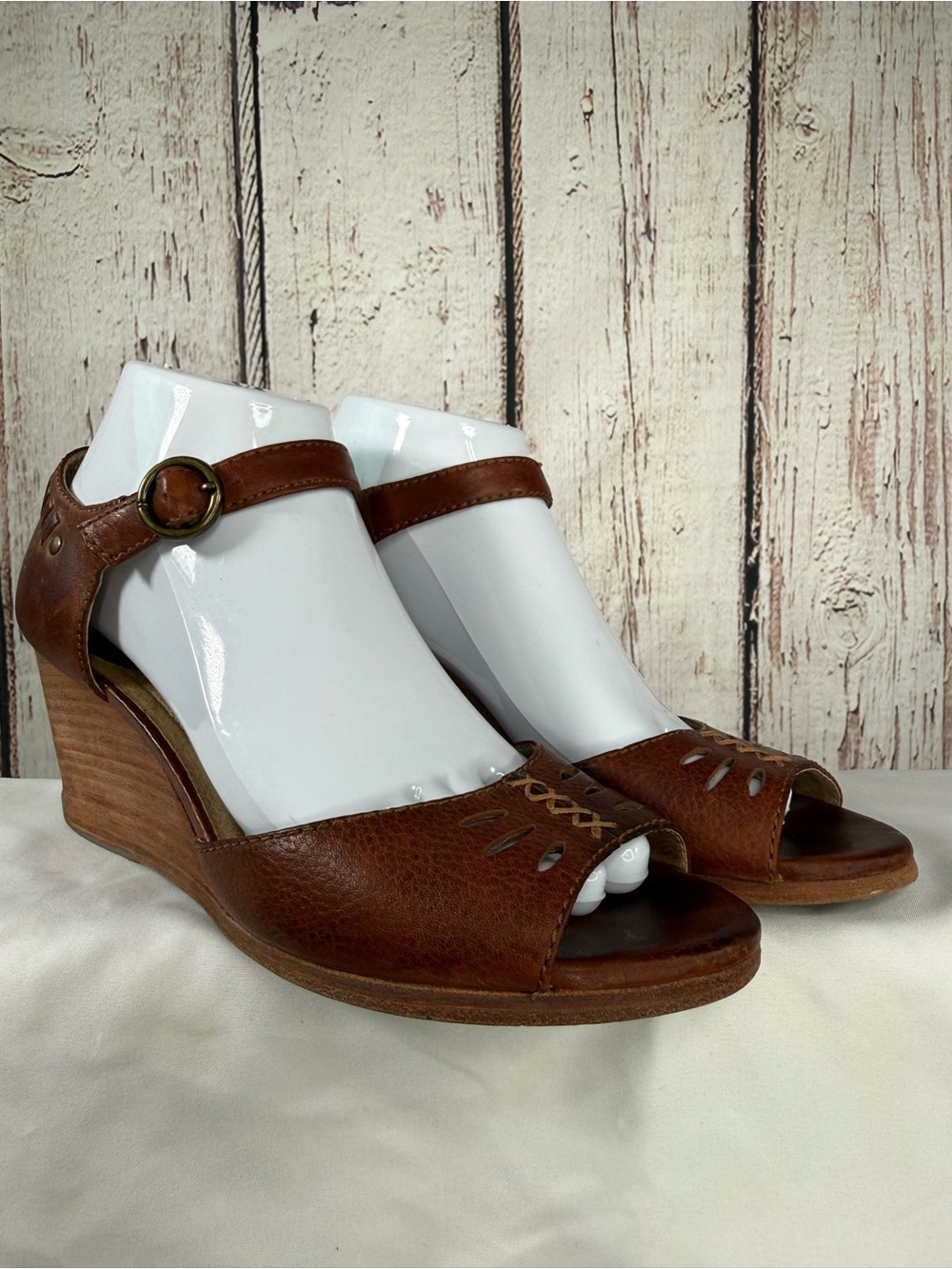 Frye Deirdre X Stitch Woven Leather Wedge Sandals Size 7.5